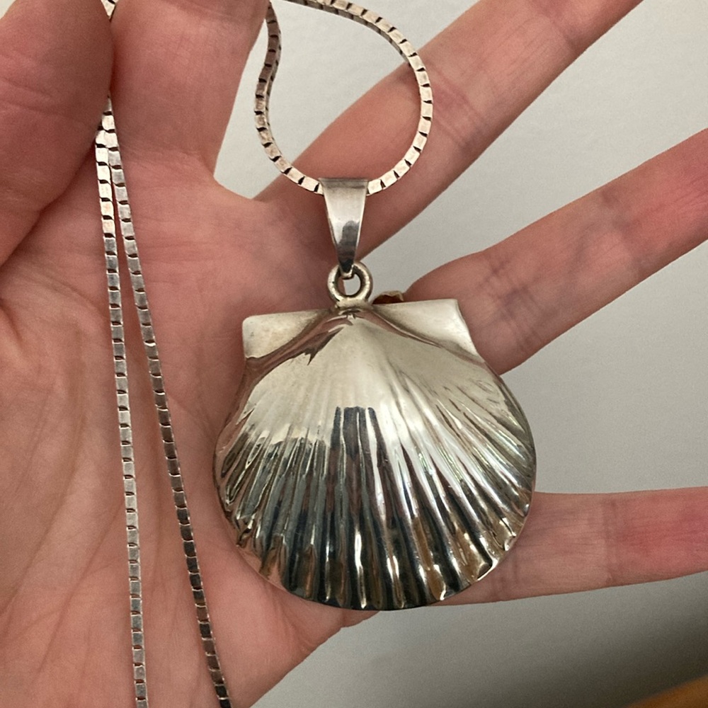 Sterling Silver Shell Pendant Necklace